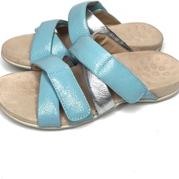 vionic patent leather shoes